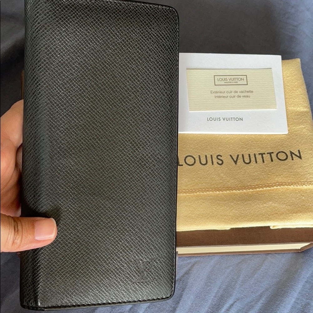 Louis Vuitton Brazza Wallet (black)